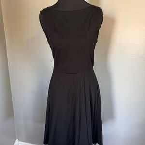 Medium black dress by Reoria.